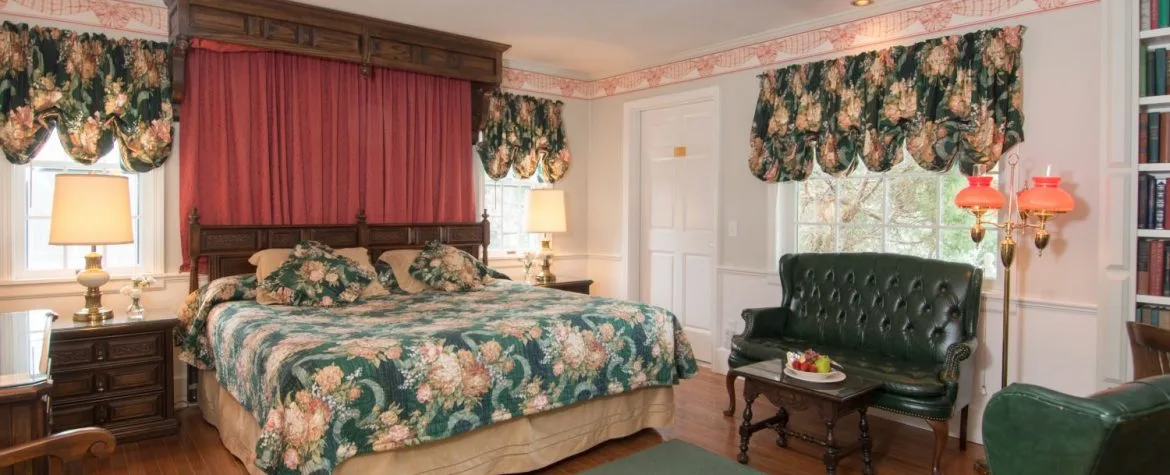 Bedroom of Millstream guest room at Asa Ransom House